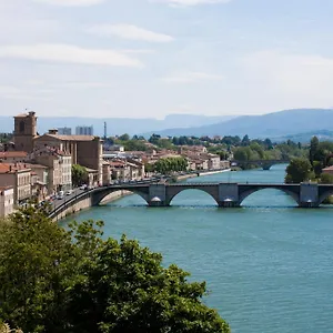D'hotes Les Muriers Bed & Breakfast